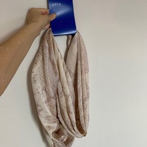 Apt.9 Loop Scarf